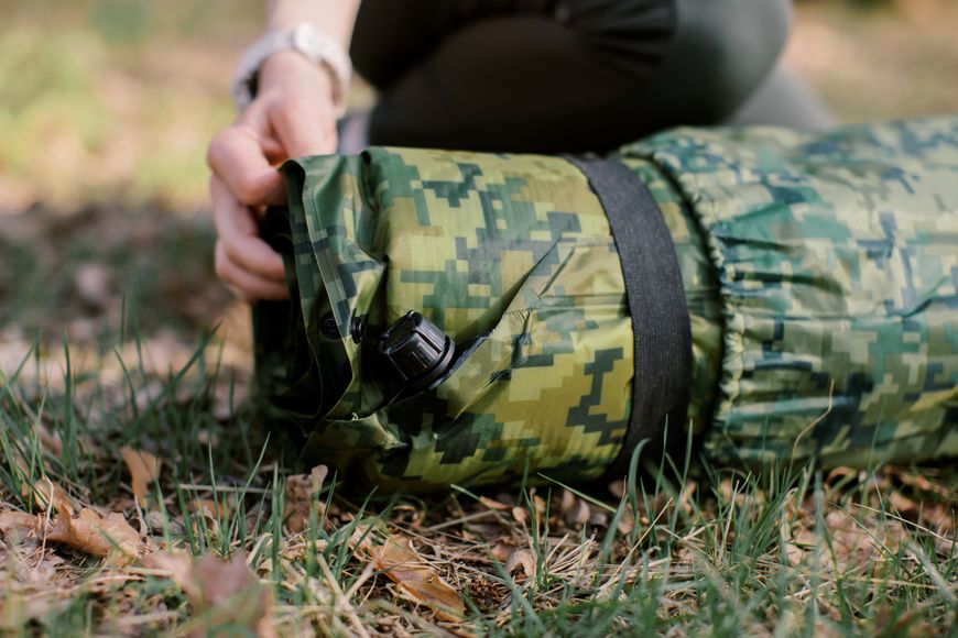 Килимок самонадувний Tramp з можливістю зістібання camo 185х65х5 UTRI-007 UTRI-007 фото